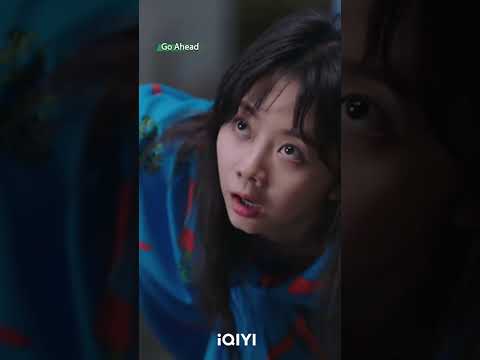 ¡Casi se cae y, para colmo, el perro se comió su helado! 🍦 | iQIYI Spanish #shorts