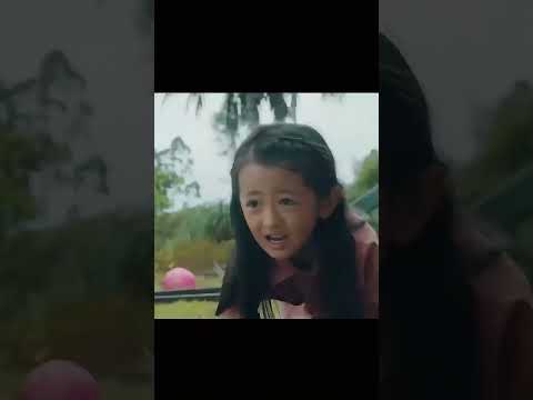 Cruel! A land shark chases a little girl! | Land Shark | YOUKU MONSTER MOVIE