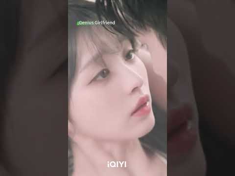 Cuando sus dedos rozaron su cabello mojado, la barrera entre ellos comenzó a caer.😳| iQIYI Spanish