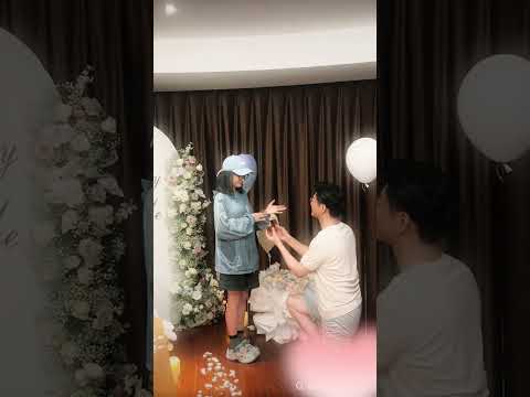 于龙惊喜求婚杨咩咩！她说“yes i do!!!” 谁的cp成真了！！！#fyp #yangmiemie #杨咩咩 #tiktok #yulongmiemie #yulong #于龙