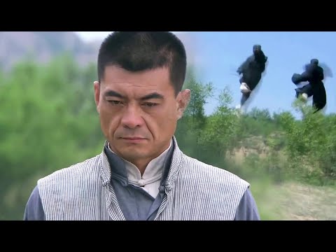 老頭假裝軟弱，誰料竟是太極高手，亮出太極拳瞬秒4位絕世高手！