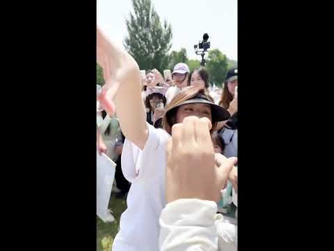 #赵露思 是惊喜是感动，与粉丝的双向奔赴，她真的好宠粉！