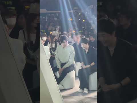 #魏大勋 线下参加活动,干干净净的男生真的好帅,笑起来好好看!