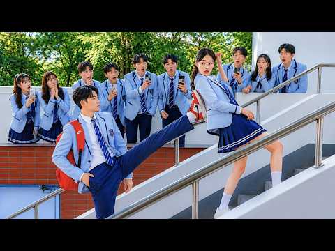Nobody Expected This – The New Girl Hit the School’s Most Loved Boy!