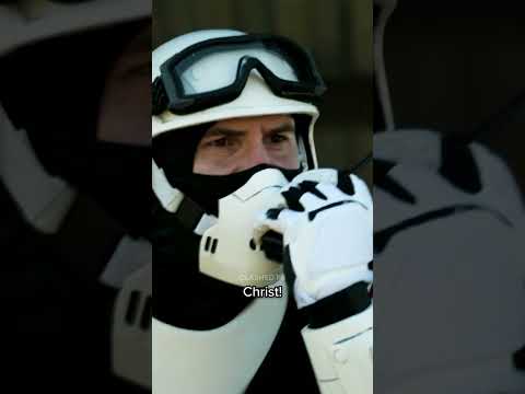 Walkers Climbing Into Commonwealth | TWD #Shorts