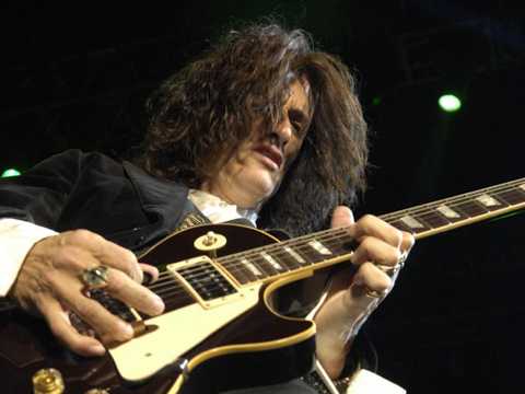 10 Surprising Facts About Joe Perry & Aerosmith (plus Hollywood Vampires)