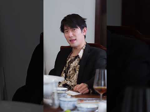 หนุ่มยากจนถูกเยาะเย้ยในงานรวมเพื่อน ตัวตนที่แท้จริงของเขาช็อกทุกคน… #พลิกผัน