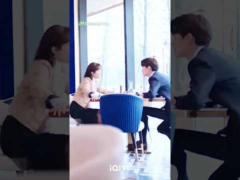 Le dio un beso, la rechazaron y destrozó lo que más quería. 💔 | iQIYI Spanish #shorts